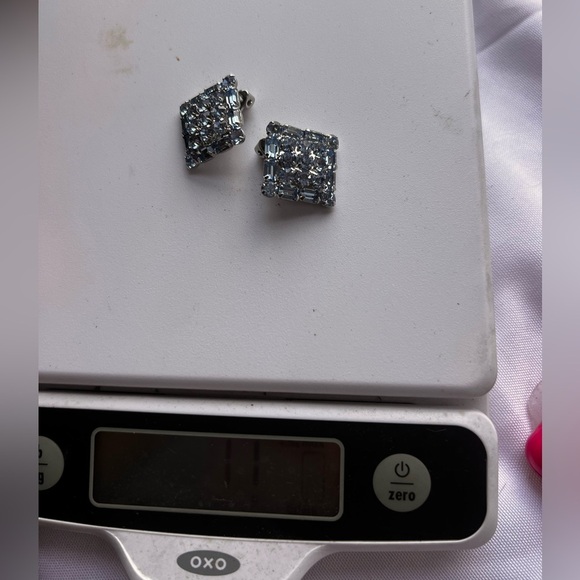 WEISS signed Vintage rare designer Weiss Square Light Blue Clip On Earrings - Picture 6 of 6